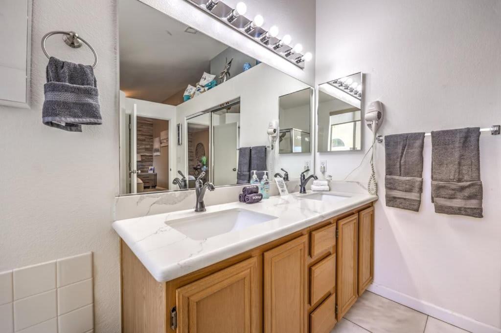 Family Fun For Everyone In Las Vegas- 4 Bedrooms, Billiards, Game Room Henderson Exterior photo