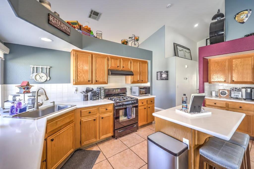 Family Fun For Everyone In Las Vegas- 4 Bedrooms, Billiards, Game Room Henderson Exterior photo